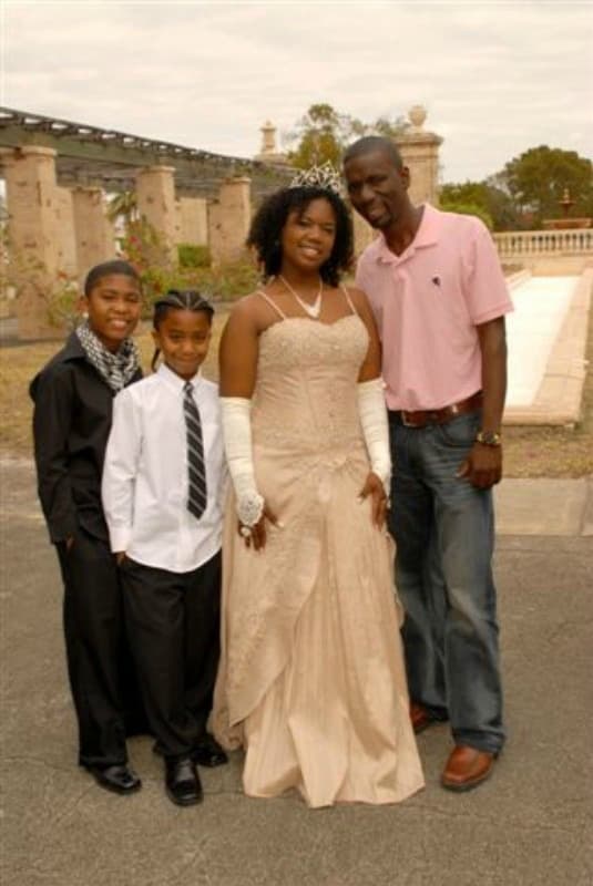 En su casa le dicen Baby Boy, es productor de su propia música y usa la música como forma de escape.