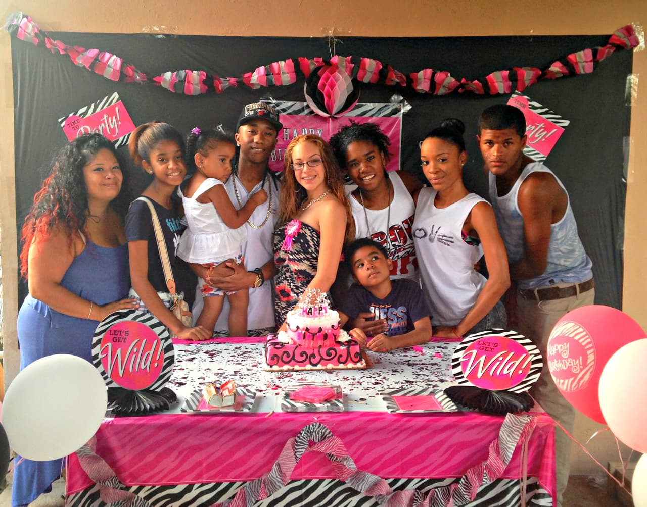 En su casa le dicen Baby Boy, es productor de su propia música y usa la música como forma de escape.