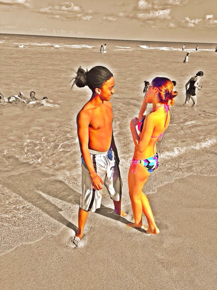 En su casa le dicen Baby Boy, es productor de su propia música y usa la música como forma de escape.