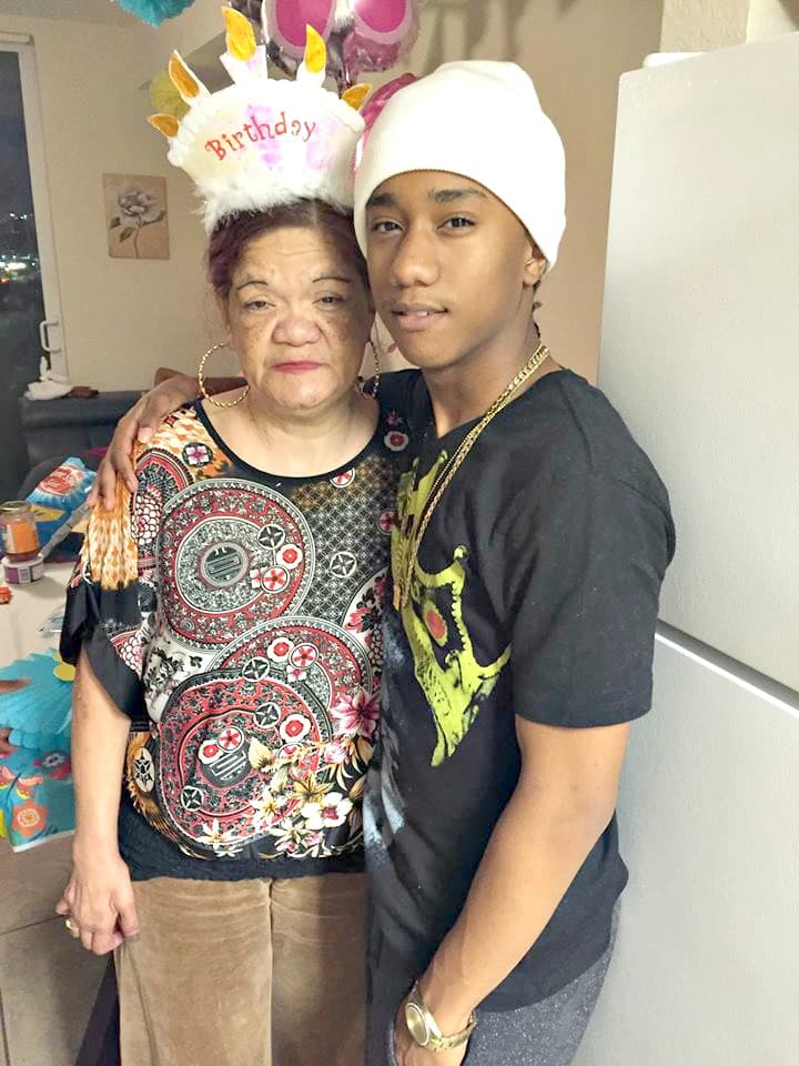 En su casa le dicen Baby Boy, es productor de su propia música y usa la música como forma de escape.