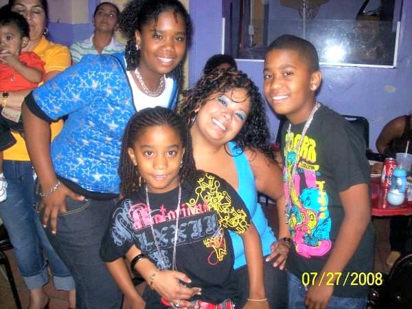 En su casa le dicen Baby Boy, es productor de su propia música y usa la música como forma de escape.