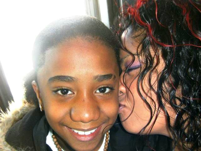 En su casa le dicen Baby Boy, es productor de su propia música y usa la música como forma de escape.