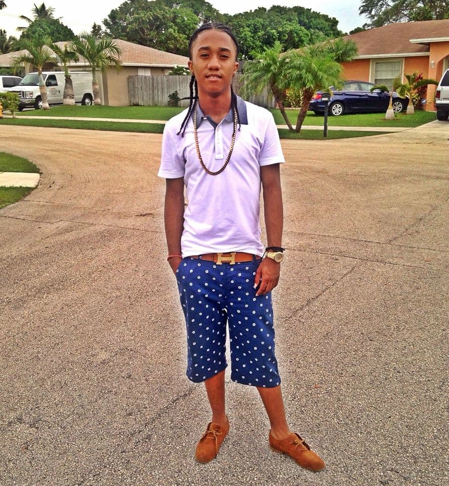 En su casa le dicen Baby Boy, es productor de su propia música y usa la música como forma de escape.