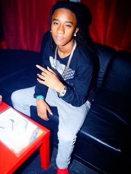 En su casa le dicen Baby Boy, es productor de su propia música y usa la música como forma de escape.