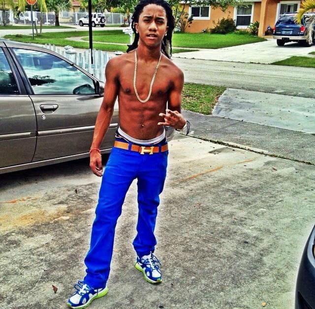 En su casa le dicen Baby Boy, es productor de su propia música y usa la música como forma de escape.