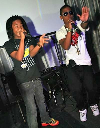 En su casa le dicen Baby Boy, es productor de su propia música y usa la música como forma de escape.