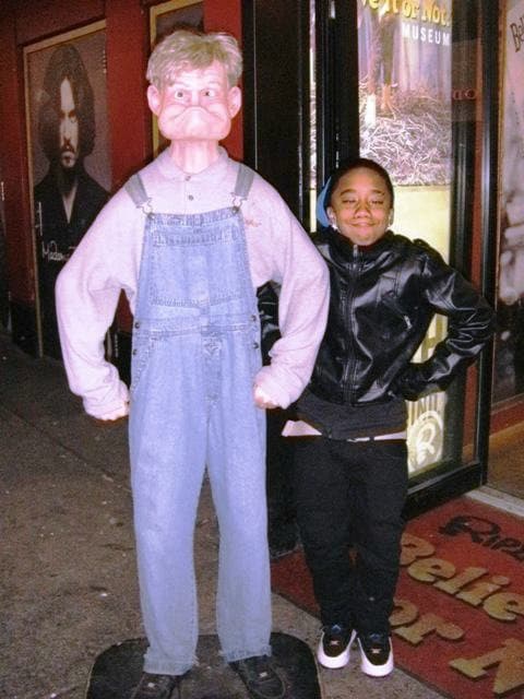 En su casa le dicen Baby Boy, es productor de su propia música y usa la música como forma de escape.