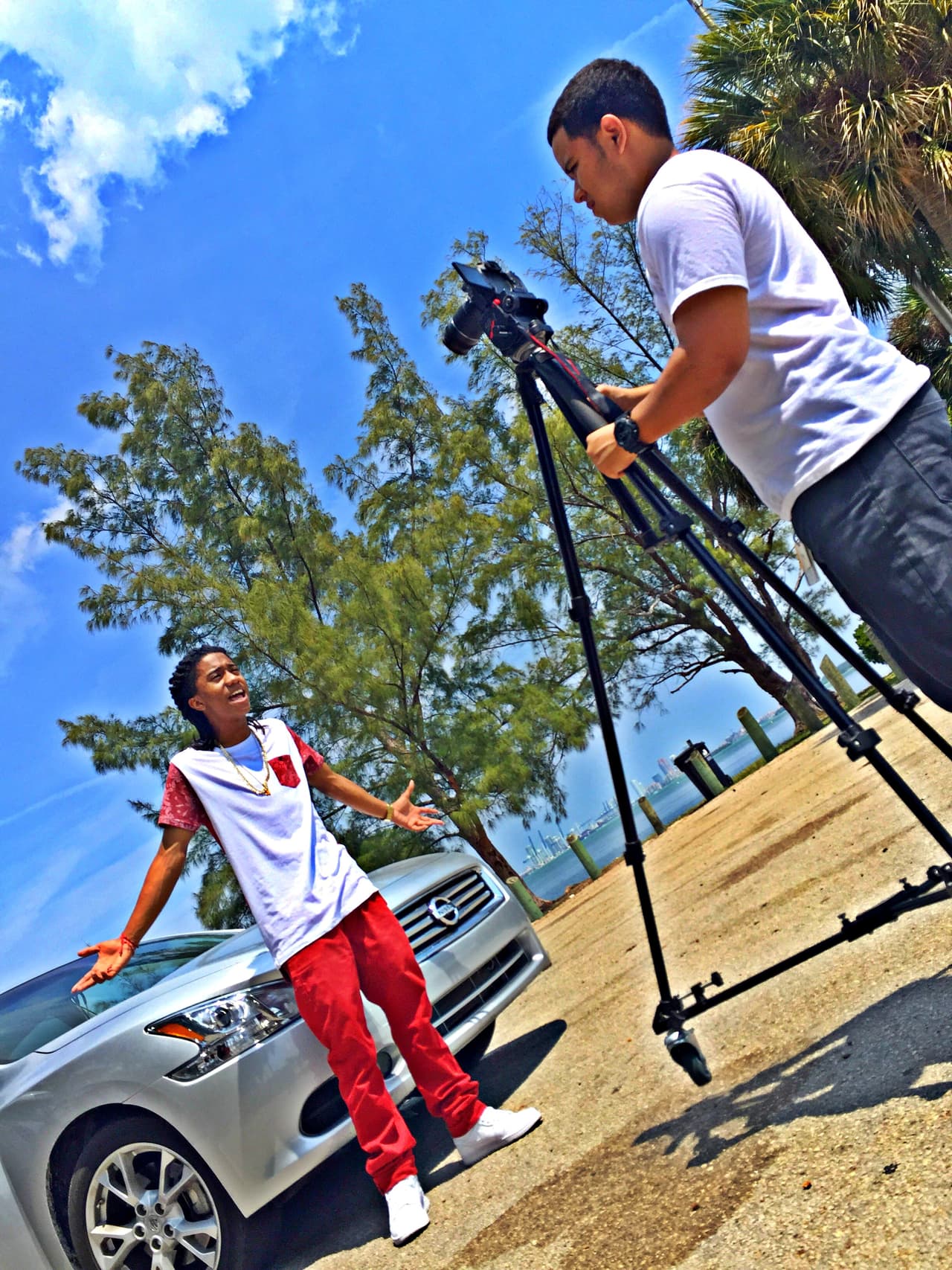 En su casa le dicen Baby Boy, es productor de su propia música y usa la música como forma de escape.