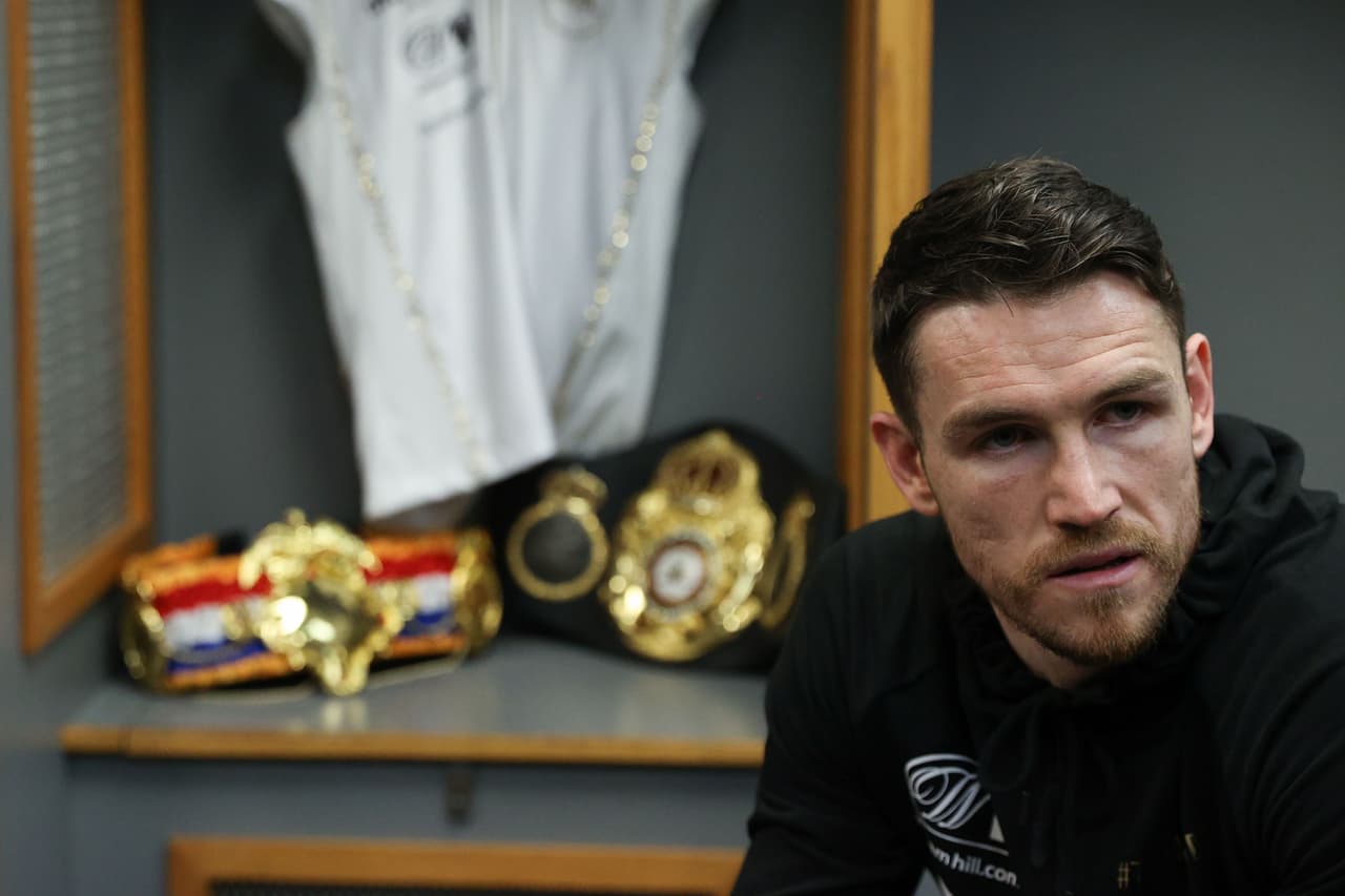 Así se preparaban previo al pleito por los cinturones del WBC y WBA en el Alamodome.