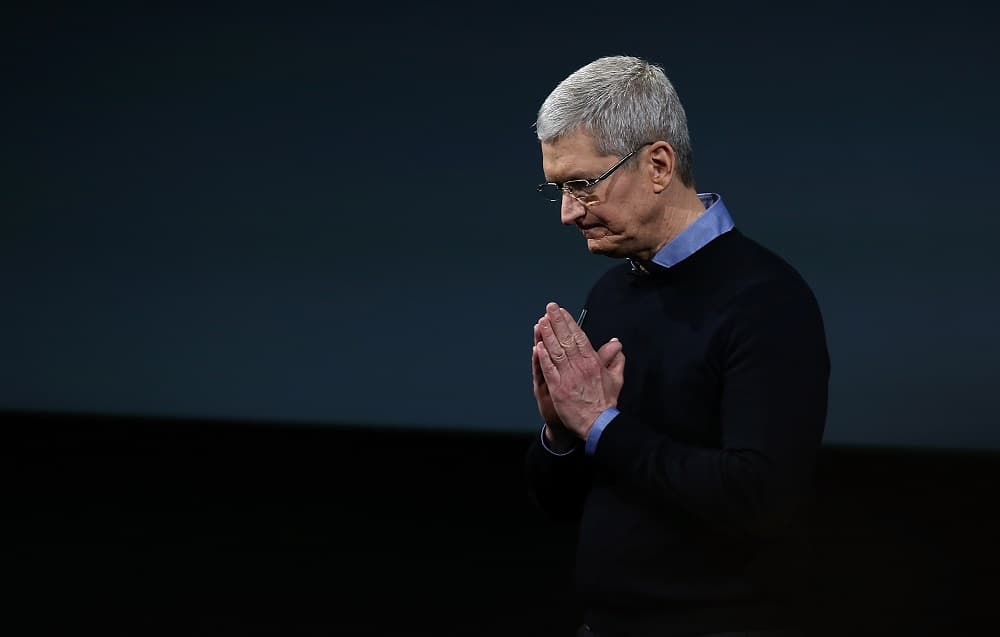 Apple no se va “a achicar” en la defensa de datos privados ante el FBI, dice Tim Cook