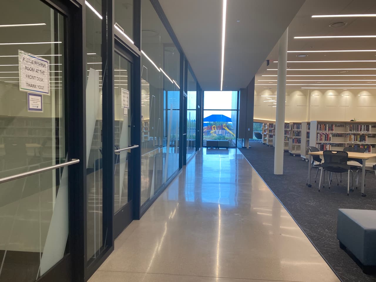 La nueva biblioteca del condado Pima que sirve a la ciudad de Sahuarita.
