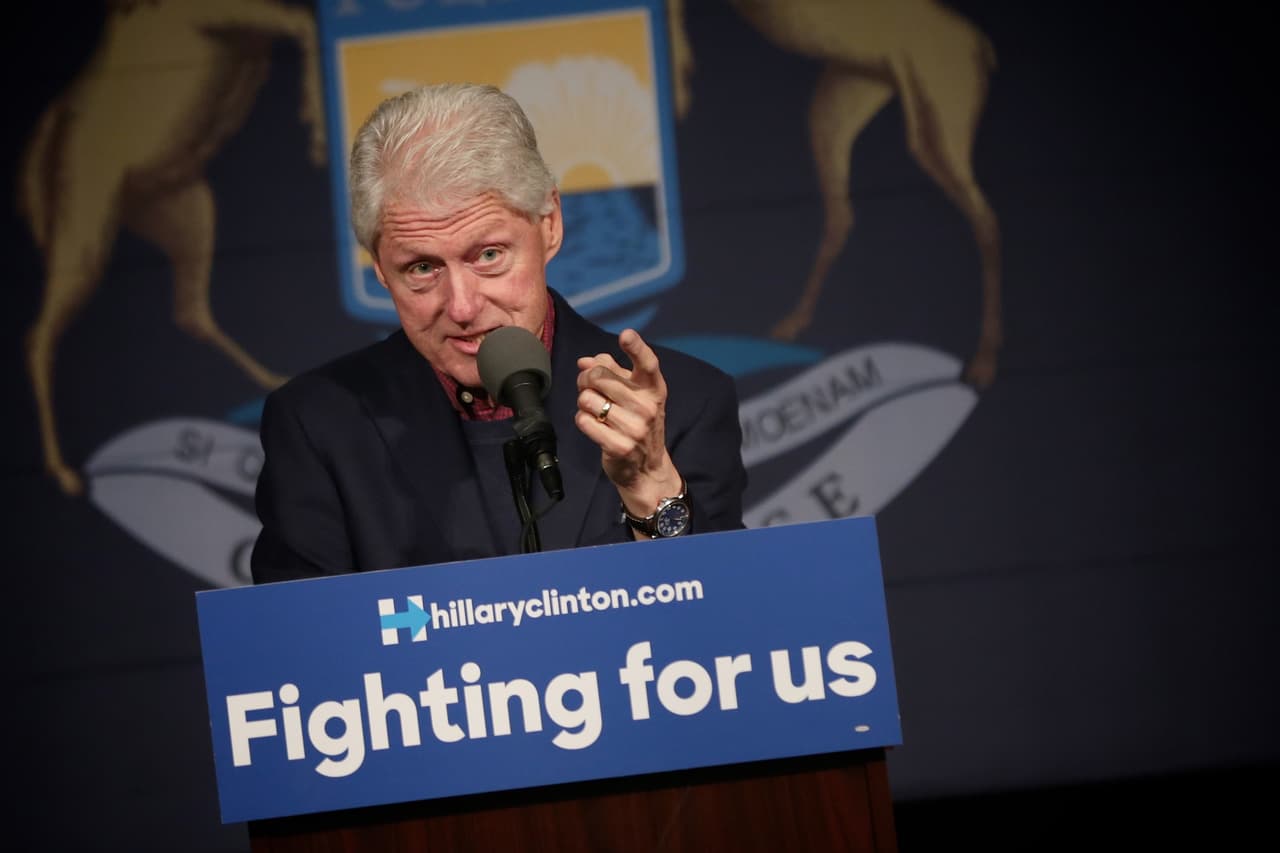 De acuerdo a
<b><a href="https://www.vanityfair.com/hollywood/2019/08/american-crime-story-impeachment-bill-clinton-monica-lewinsky-producing-statement-beanie-feldstein" target="_blank">Vanity Fair</a></b>, el canal de entretenimiento FX anunció que Lewinsky será productora asociada de la tercera temporada de 'Impeachment:
<i> </i>American Crime Story', dirigida por Ryan Murphy, cuyo tema será aquel escándalo mundial y el proceso de juicio político que enfrentó Clinton.