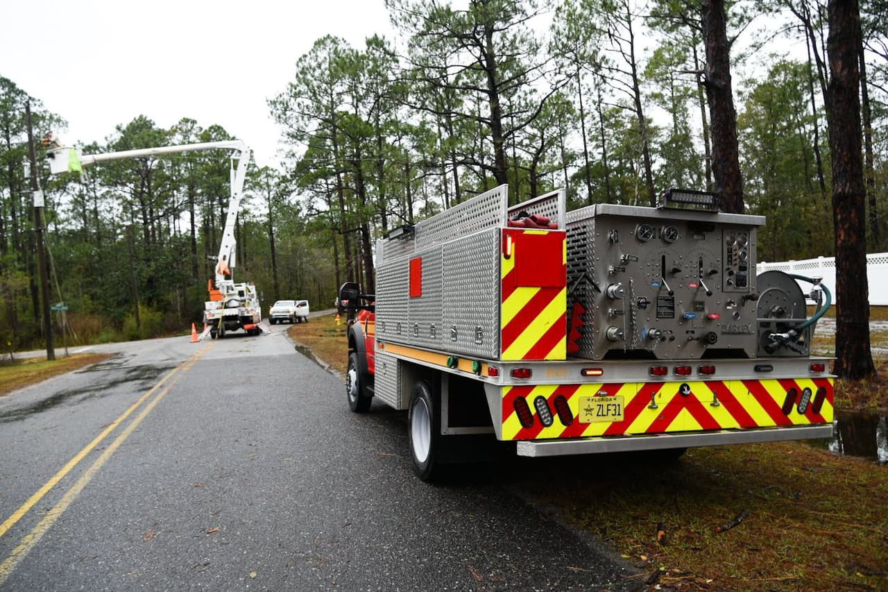 Los bomberos están en las calles.
