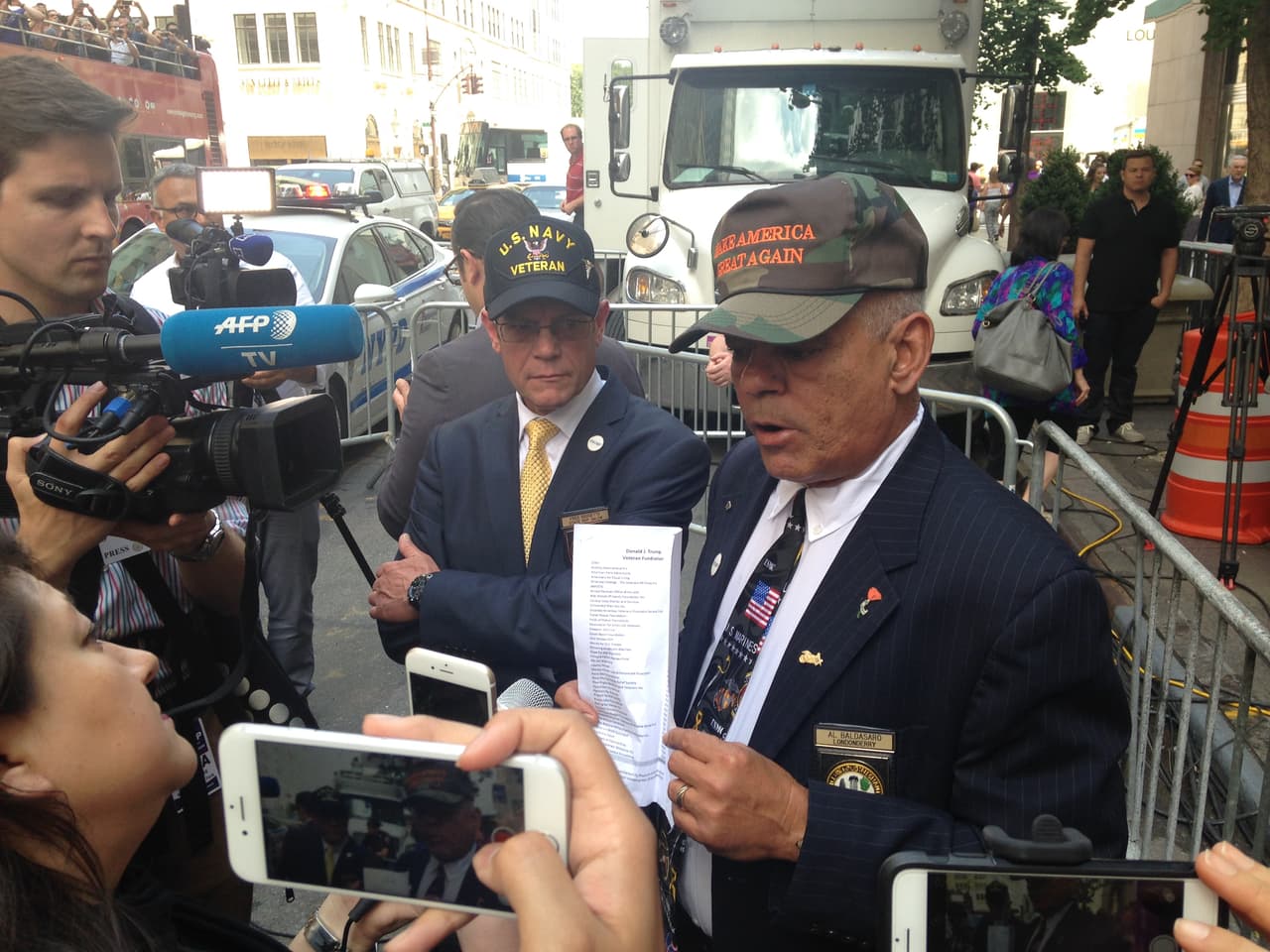 La lista de organizaciones “debidamente investigadas” que recibieron los fondos.