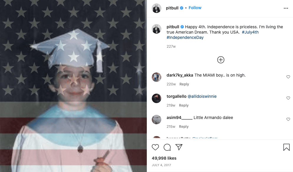 En repetidas ocasiones el cantante ha agradecido a sus padres por darle la oportunidad de nacer en Estados Unidos y seguir sus sueños.