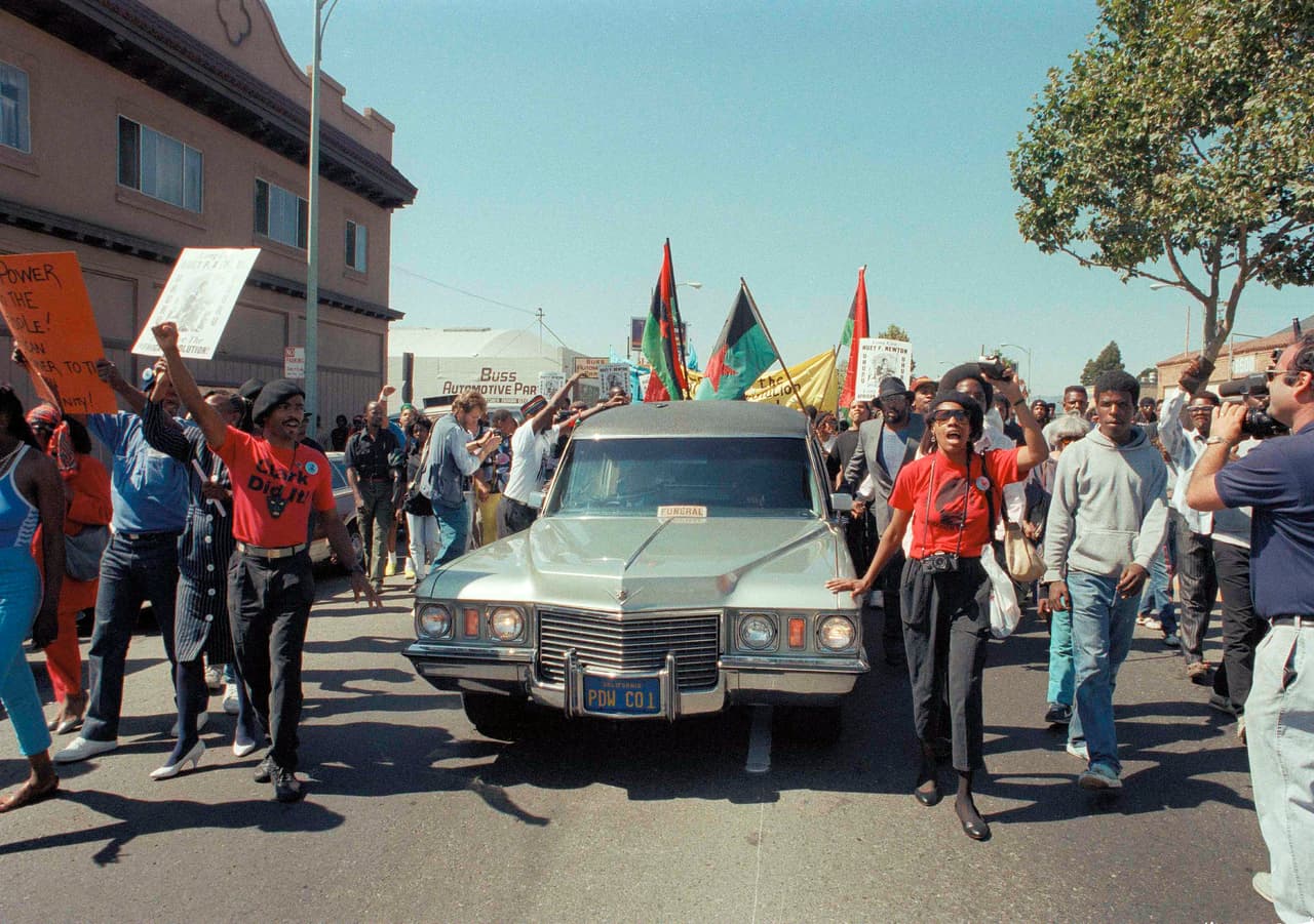 Sin embargo, su partido ha sido asociado con la violencia y se le ha llegado a ver como una organización que le declaró la guerra a la policía, que se hundió por sus peleas internas, infiltraciones y la corrupción de algunos de sus líderes.
<br>
