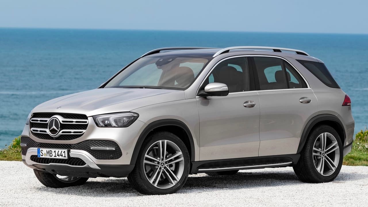 <h3 class="cms-h3-H3">Mercedes-Benz</h3>
<br>La histórica marca alemana de la estrella de tres puntas fue la más buscada en el
<b>Reino Unido</b>, Portugal, Bélgica, Alemania, Luxemburgo, Austria, Suiza, Grecia, Jordania, Uzbekistan, Marruecos, Tunes, Algeria, Mali, Nigeria y Senegal.