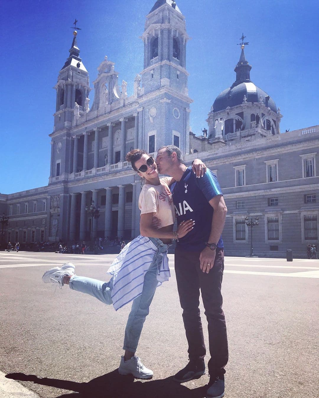 La esposa de Alan Tacher usó las plataformas digitales para agradecer por el amor que existe en su matrimonio.