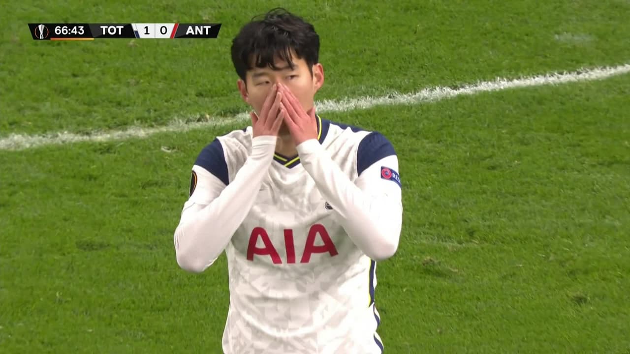 ¡TIRO ATAJADO! disparo por Heung-Min Son.