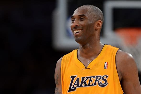 Por ejemplo, el Daily Mail rememoró la ocasión en que la señora lo estaba esperando sonriente afuera del vestidor en 2015, después de que jugó su último encuentro.
<br>