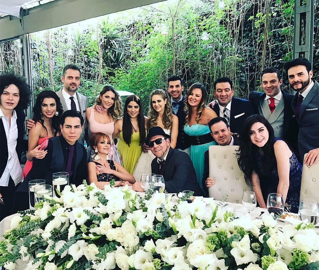 <a href="http://www.univision.com/temas/ingrid-martz"><b>Ingrid Martz</b></a> y Rodrigo Luque vivieron uno de los días más felices, pues por fin recibieron la bendición de Dios.