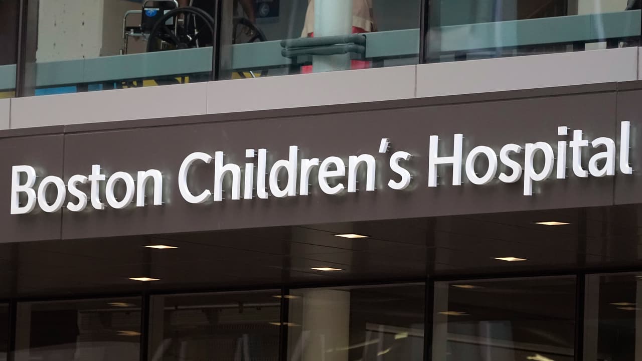 Fiscalía acusa a exenfermero de hospital infantil en Boston de agresión sexual contra pacientes adolescentes