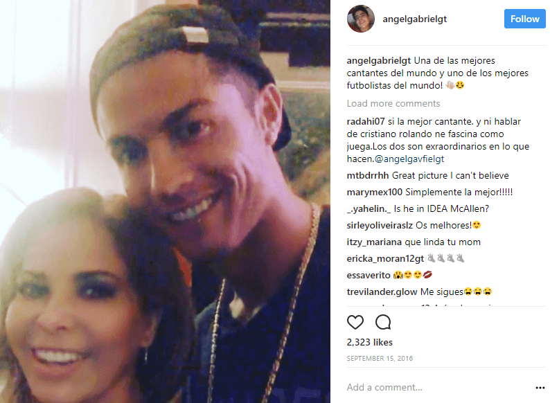 Asimismo, Ángel Gabriel destacó su fanatismo por el fútbol con una imagen donde aparece 'La Trevi' posando junto a Cristiano Ronaldo. "Una de las mejores cantantes del mundo y uno de los mejores mejores futbolistas del mundo".