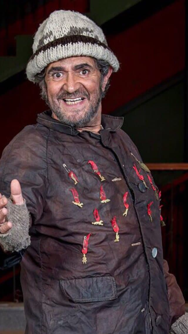 “Feliz año, que ninguno cabalgue en las quijadas de hambre, sino todo lo contrario, que siempre tengan una sonrisa como yo EL JORJAIS” fueron las palabras de Jorge “El flaco” Ibáñez para todos sus seguidores.
<br>