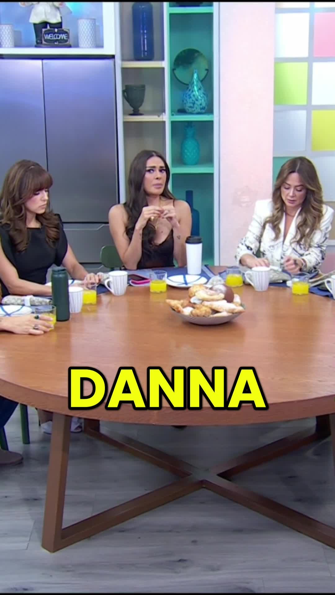 GALILEA MONTIJO APLAUDE el brillo y la carrera de DANNA