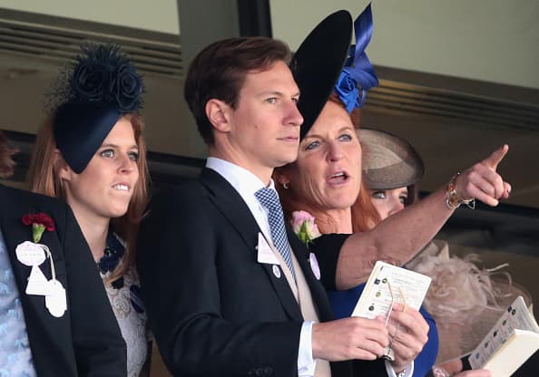 La razón de omitir la invitación a Clark fue que, los ahora duques de Cambridge, temían que Dave fuese indiscreto y revelara detalles de lo que ocurriría en la celebración al interior del seno de la familia real.