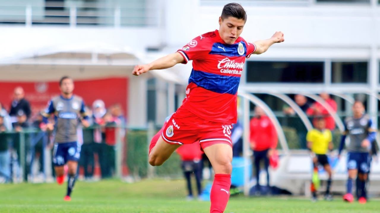 Cisneros recibe permiso de cardiólogos para seguir jugando 