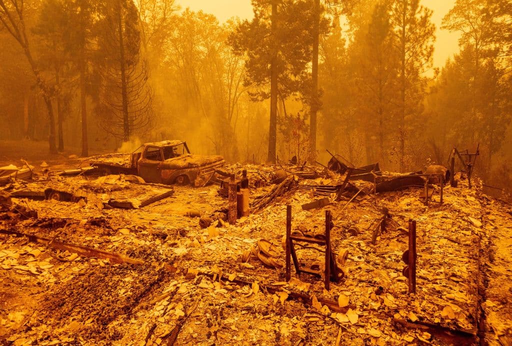Los restos de una residencia destruida por el incendio Bear, el 9 de septiembre del 2020.