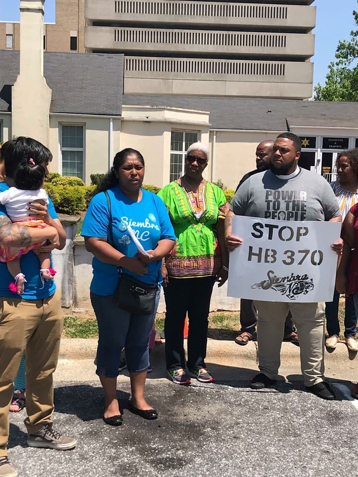 En imágenes: Hispanos y afroamericanos se unen para solicitar que la HB370 sea rechazada en cualquiera de sus versiones por el Alguacil del Condado de Guilford, Danny Rogers