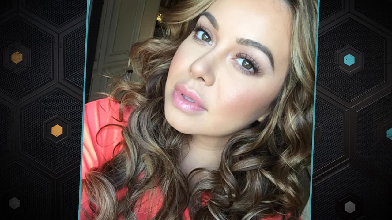Chiquis es una profesional haciendo la pose del 'duck face' y subiendo las imágenes a sus redes. La razón es que además de ser fan No. 1 del maquillaje, promociona la colección de labiales de su línea de cosméticos Be Flawless. Los tienes en nude, fucsia, rojo y más, ella los modela todos.