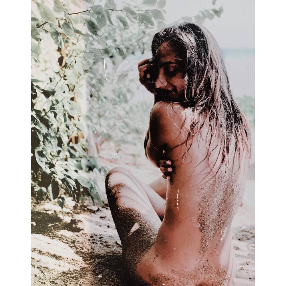 Esta es la fotografía que causo que más de uno de sus 'followers' elogiara la belleza de la "niña de la selva", como ella se autonombro al publicar la instantánea.