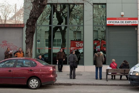 Actualmente España regista el mayor nivel de desocupación laboral en el mundo industrializado al tener una tasa de desempleo de 24.44%.
