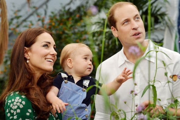 Hoy el primogénito del príncipe William y su esposa Kate está cumpliendo su primer añito y desde que llegó al mundo conmovió a todos.