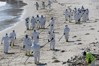 Labores de limpieza en Santa Barbara.