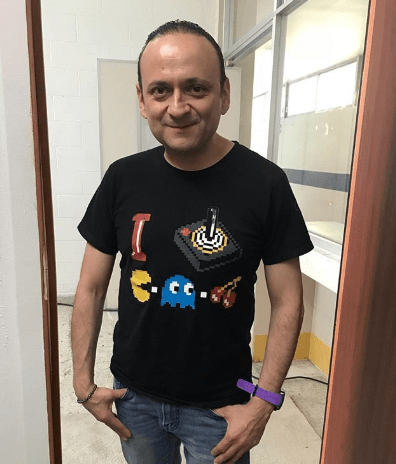 <b>Eduardo España </b>interpreta a distintos personajes todos los domingos en el
<b> Privilegio de Mandar</b>.