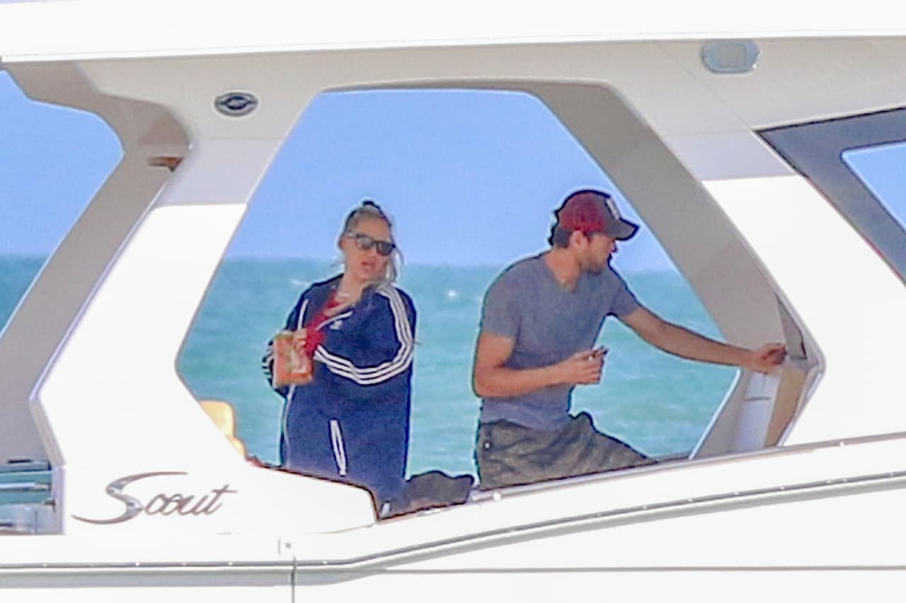 <a href="https://www.univision.com/famosos/enrique-iglesias-no-estaba-interesado-en-relaciones-formales-hasta-que-la-conocio-video">Anna Kournikova y Enrique Iglesias</a> sorprendieron al confirmar que se habían convertido en padre de mellizos, pues habían mantenido oculto el embarazo. Al igual que lo hicieron en la espera de Masha.
<br>