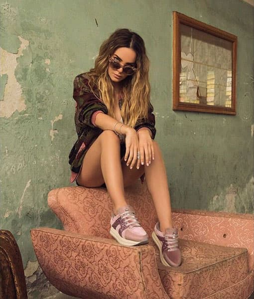 Tras otro fiasco amoroso para
<b><a href="http://www.univision.com/personas-belinda-peregrin-schull-e">Belinda</a></b> , hacemos un recuento de los noviazgos que ha tenido esta bella famosa, entre los que se encuentran músicos, futbolistas y hasta empresarios. ¿Los recuerdas?