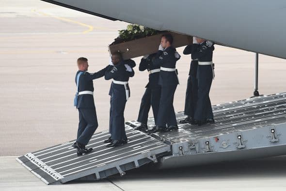 El Gobierno de Londres ha confirmado de momento la muerte de 22 ciudadanos en el atentado perpetrado por un hombre de 23 años en el hotel Imperial Marhaba de El Kantaui en el que hubo 38 víctimas mortales.