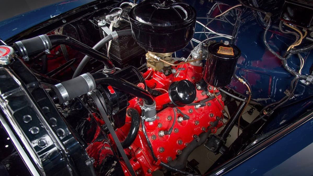 En 1949 Ford aún utilizaba su legendario motor 
<b>V8 de cabezales planos</b> (flat-head V8) lanzado inicialmente en 1932 con el Ford V8 de ese mismo año. Este motor se produciría hasta 1953 y fue el primer motor V8 de bajo precio. en el caso de la Ford Ranger Marmon-Herrington la capacidad del motor era de 4.0 litros (239 c.i.d) y la potencia era de 
<b>85 caballos de fuerza</b>. 
<br>
<br>En los año 50 la grand disponibilidad y durabilidad del 'flat-head' lo hizo el motor favorito de los
<i> hot-roaders</i> en todo Estados Unidos.