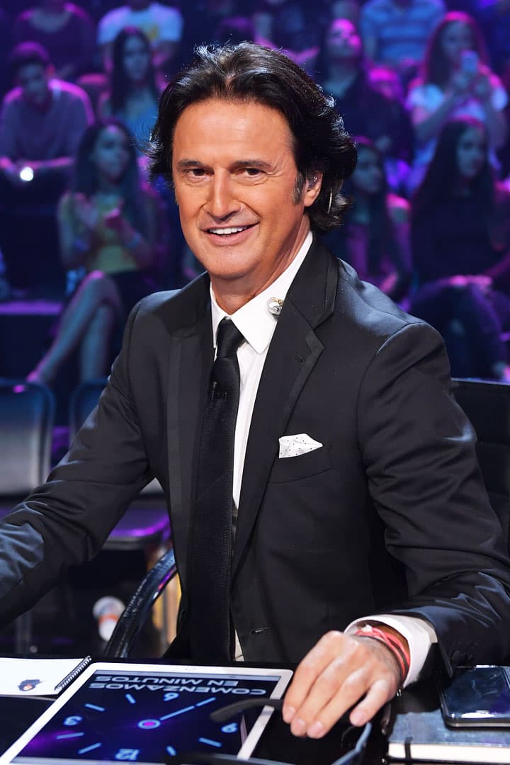 'Poty' Castillo apareció con un atuendo muy similar al de Casper Smart, pero cada quien supo lucirlo a su manera.