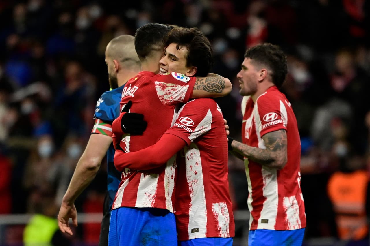 El Atlético de Madrid goleó al Alavés con sendos dobletes de Joao Félix y Luis Suárez.
