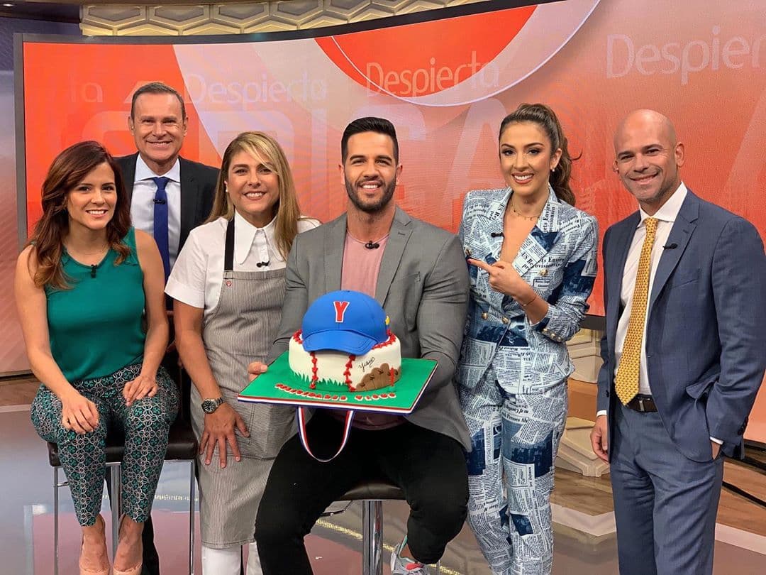 No cabe duda que las felicitaciones cambian en tiempos de coronavirus, pero se trata de medidas temporales que debemos acatar por un bien mayor y común.