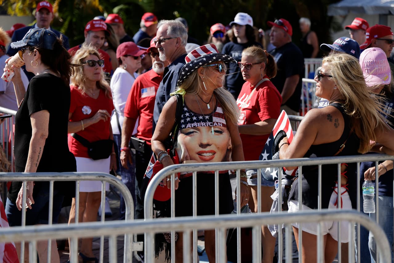 Simpatizantes del expresidente Donald Trump se reunieron desde antes de las 5:00 a.m. afuera del estadio Ted Hendricks en Henry Milander Park este miércoles 8 de noviembre de 2023 en Hialeah, Florida.