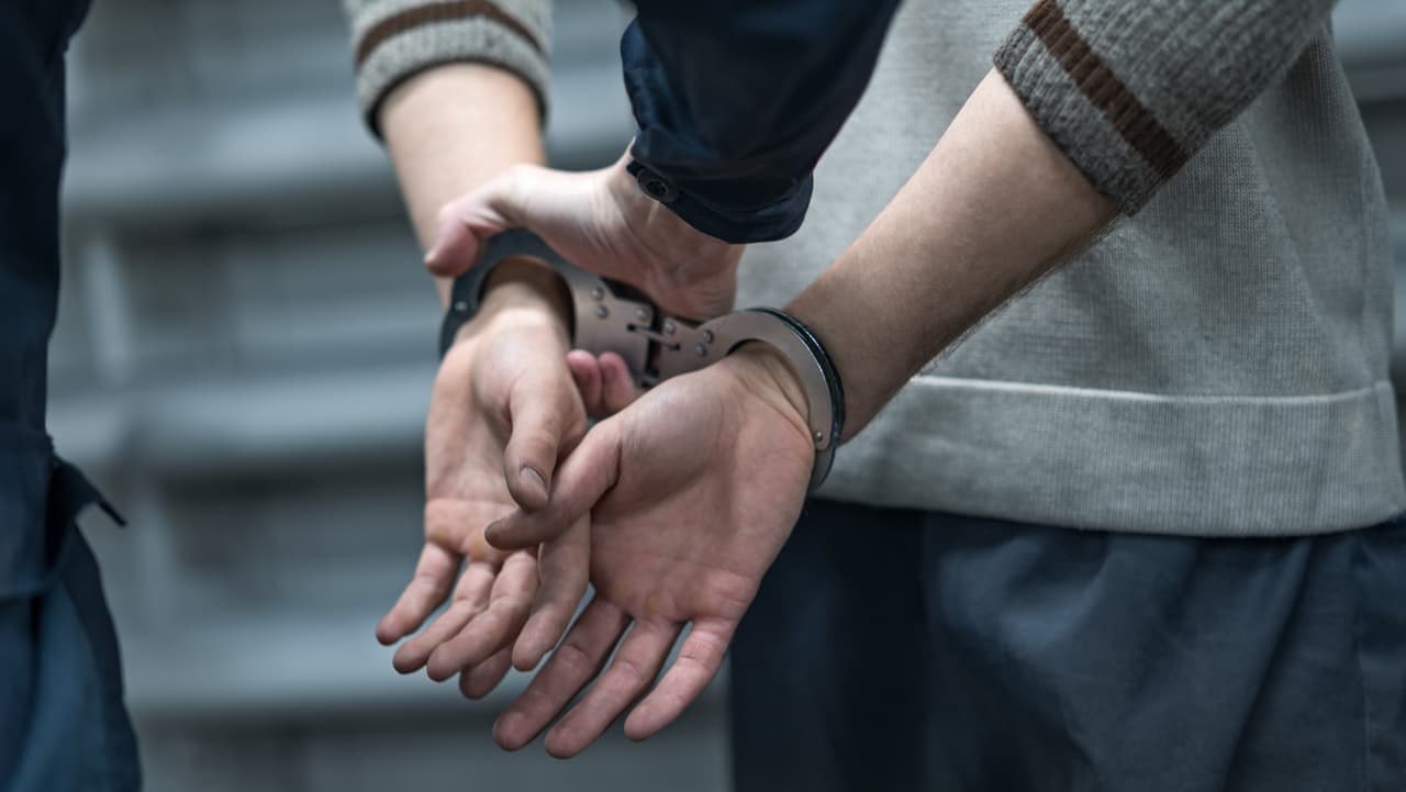 Detienen a hombre en Hacienda Heights acusado de organizar peleas de perros