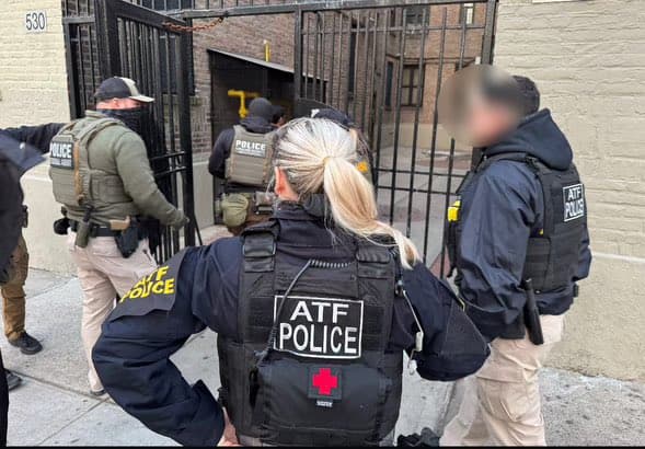 Insistió en que la Ciudad cooperará con las agencias federales siempre y cuando sea para apresar criminales.
<br>