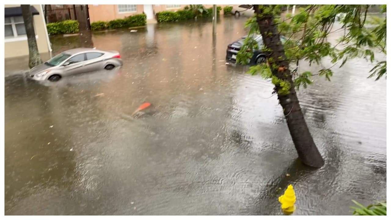 En la zona de Edgewater las calles amanecieron inundadas.